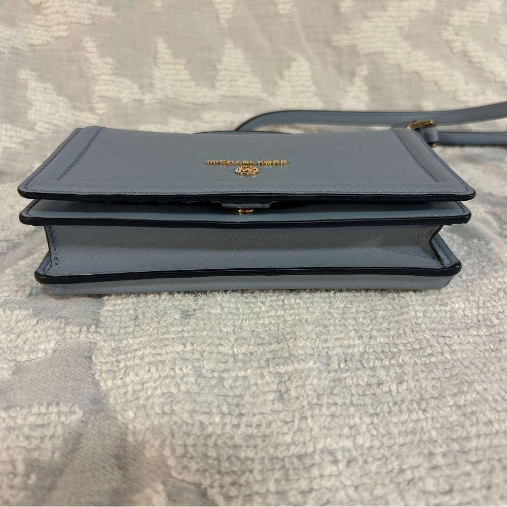 Michael Kors Pale Blue Jet Set Charm Small Top Handle Smartphone Crossbody Purse - Picture 4 of 15